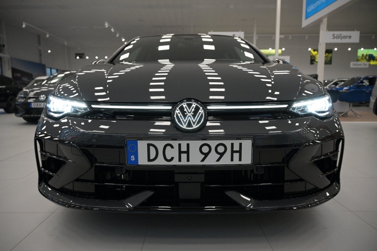 Volkswagen Golf R 333 hk 2026, bild 3/10