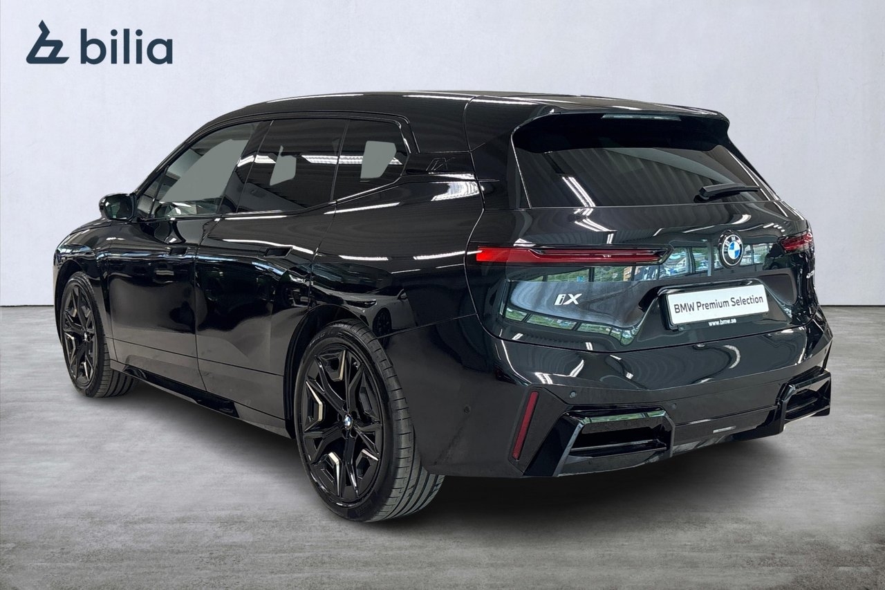 BMW iX xDrive 60 M-Sport 2025, photo 2/21