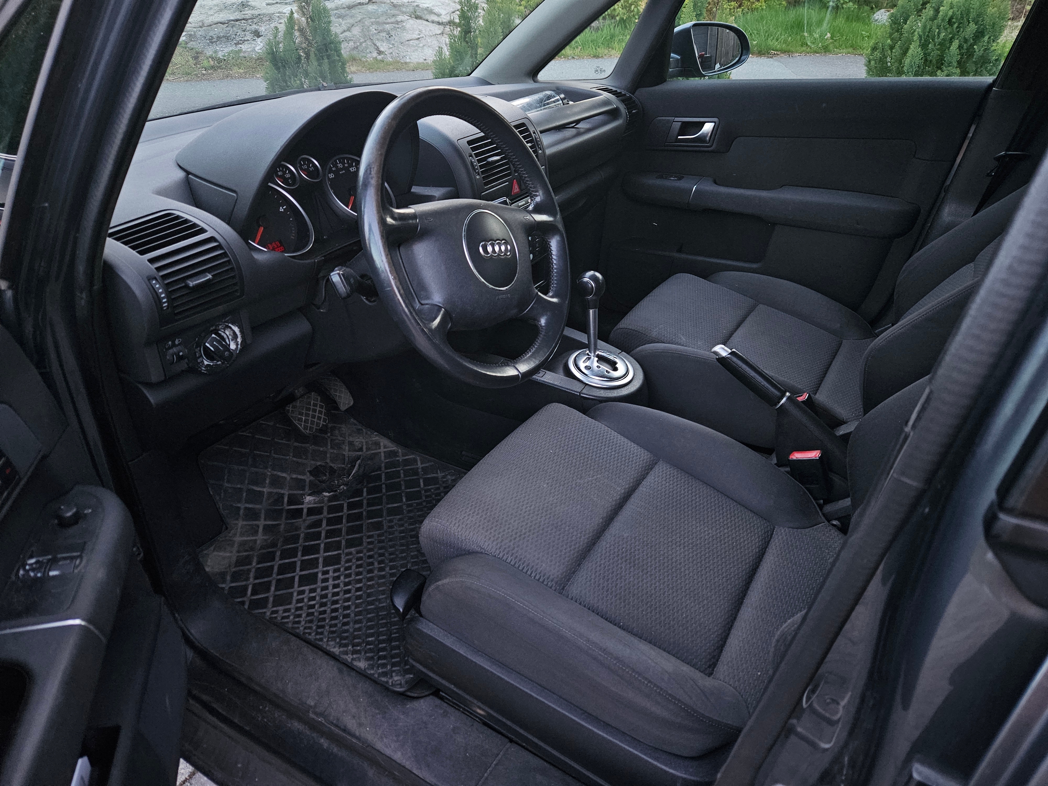 Audi A2 1.2 TDI Semi-Automatisk 2003, bild 5/7