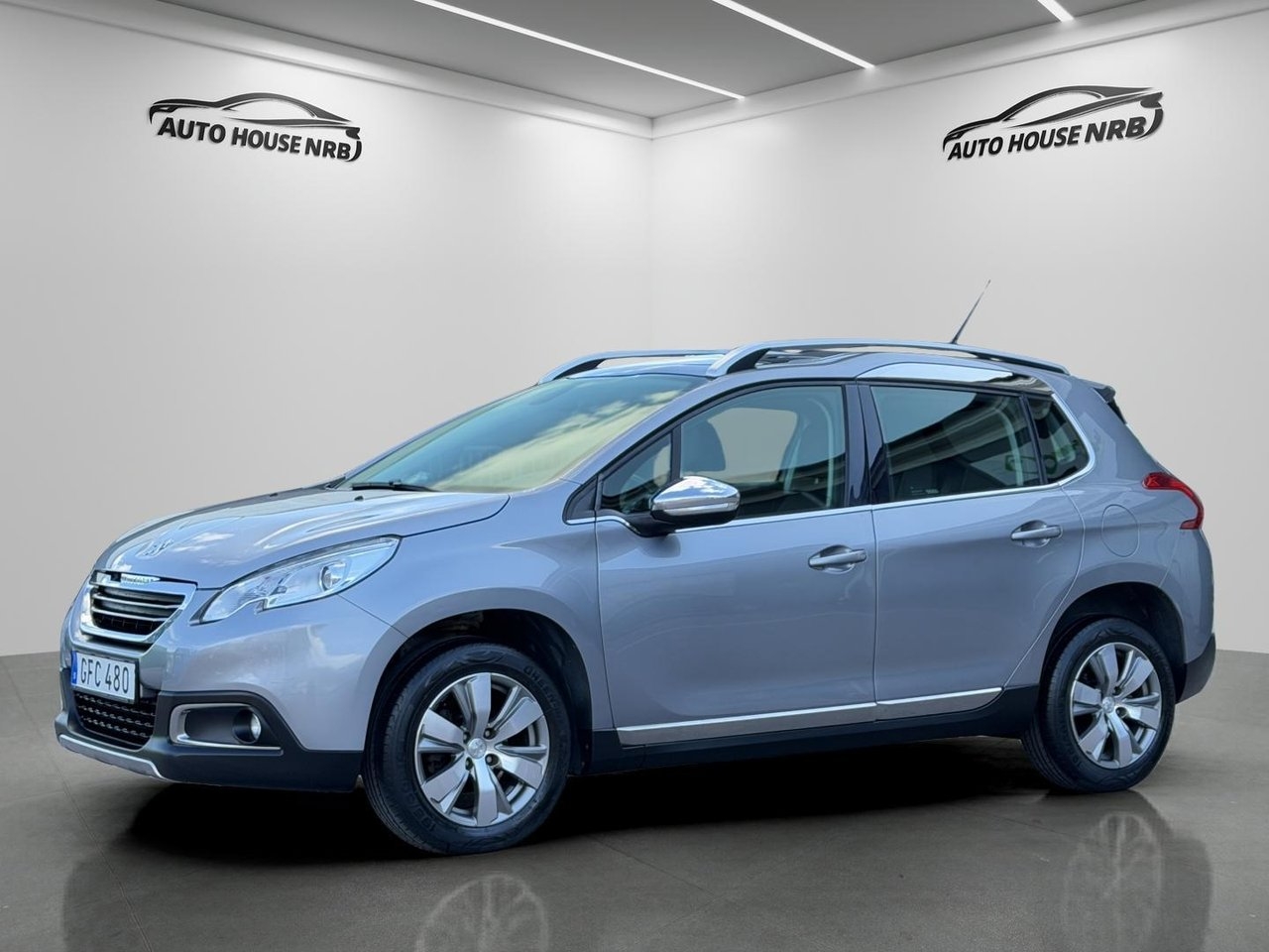 Peugeot 2008 1.2 VTi NYSER KAMREM BYTT 2014, bild 2/10