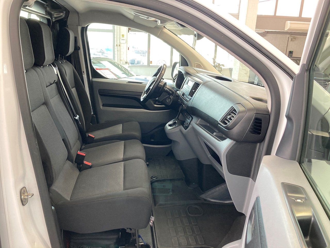Peugeot Expert 2022, bild 7/10