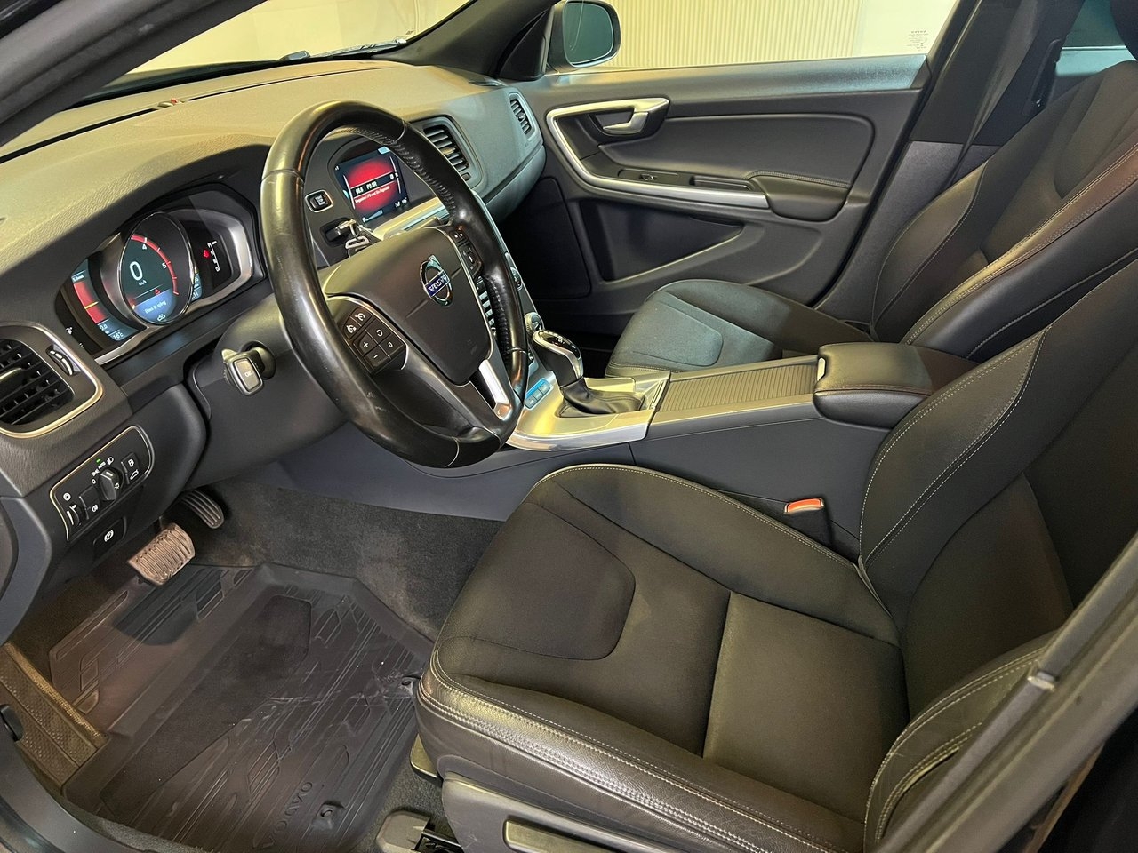 Volvo V60 2016, bild 5/17