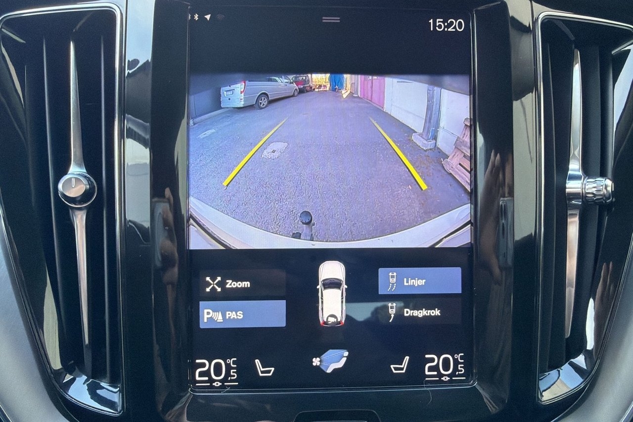 Volvo XC60 D4 AWD Momentum Helskinn 2018, bild 7/7