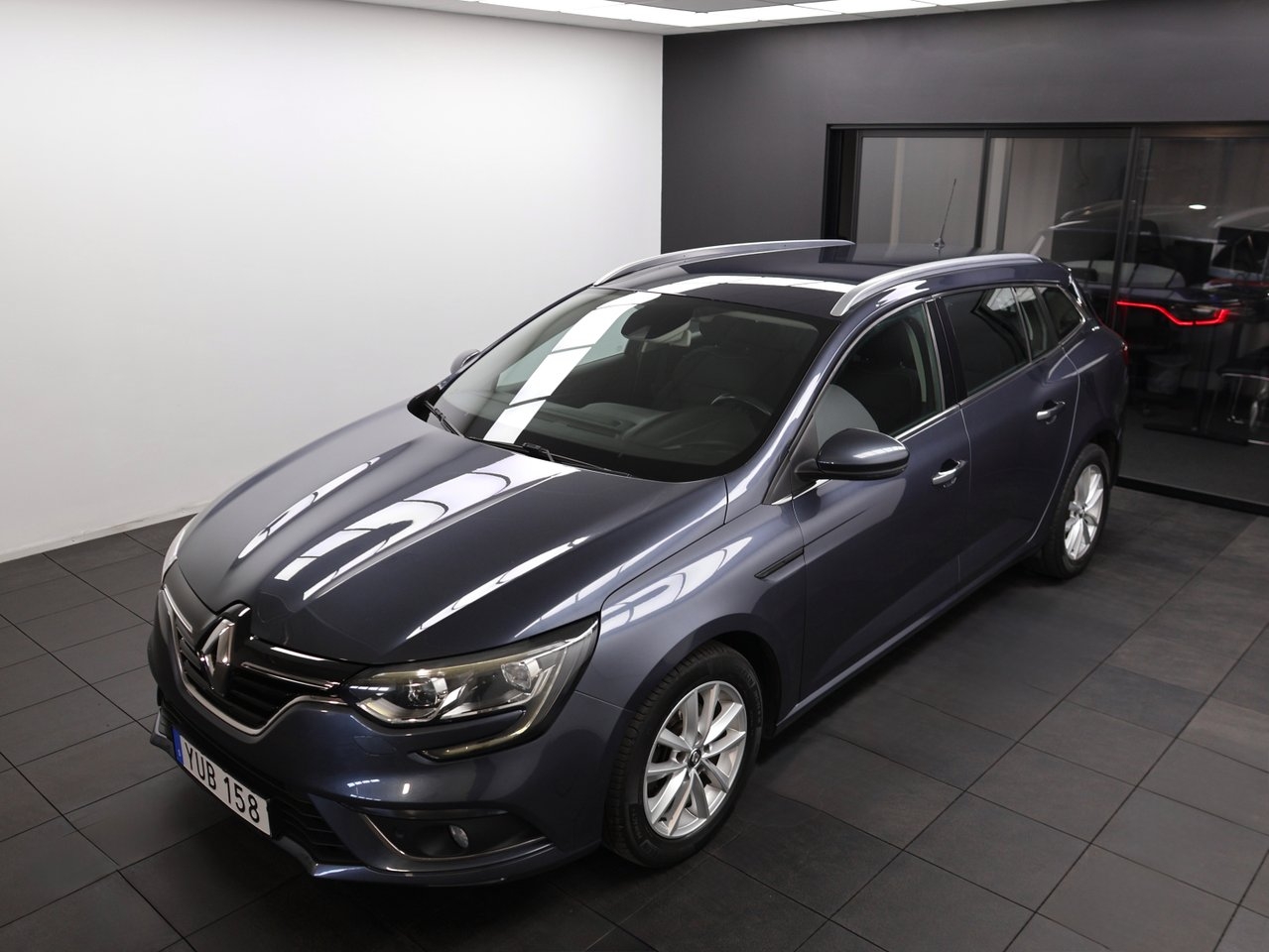 Renault Megane 2018, photo 2/24