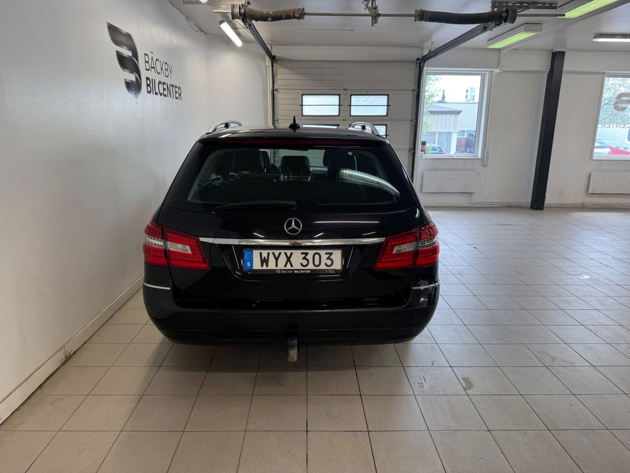 Mercedes-Benz E 2011, photo 4/13
