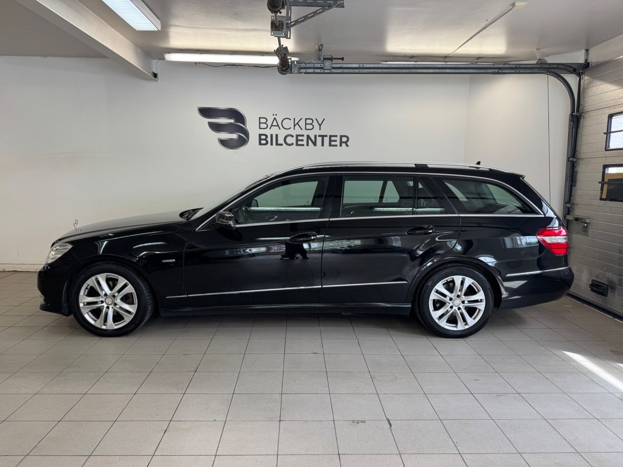 Mercedes-Benz E 2011, photo 2/13