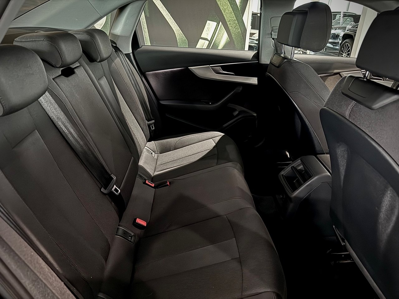 Audi A4 2023, bild 6/10