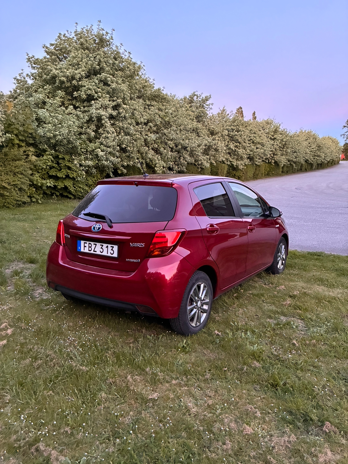 Toyota Yaris Hybrid e-CVT 2016, kuva 3/8