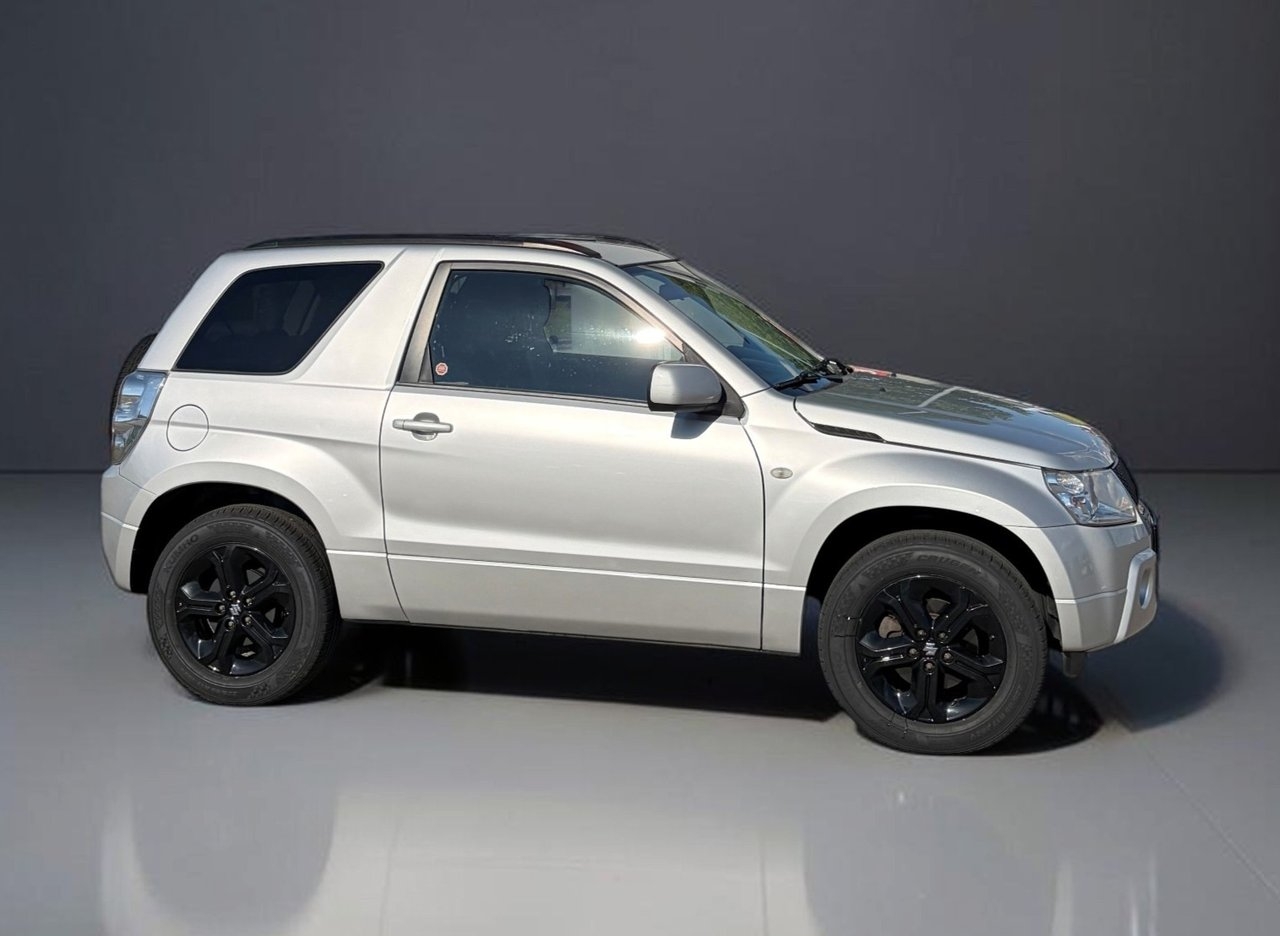 Suzuki Grand Vitara 3-dörrar 1.6 4WD 2007, bild 2/9