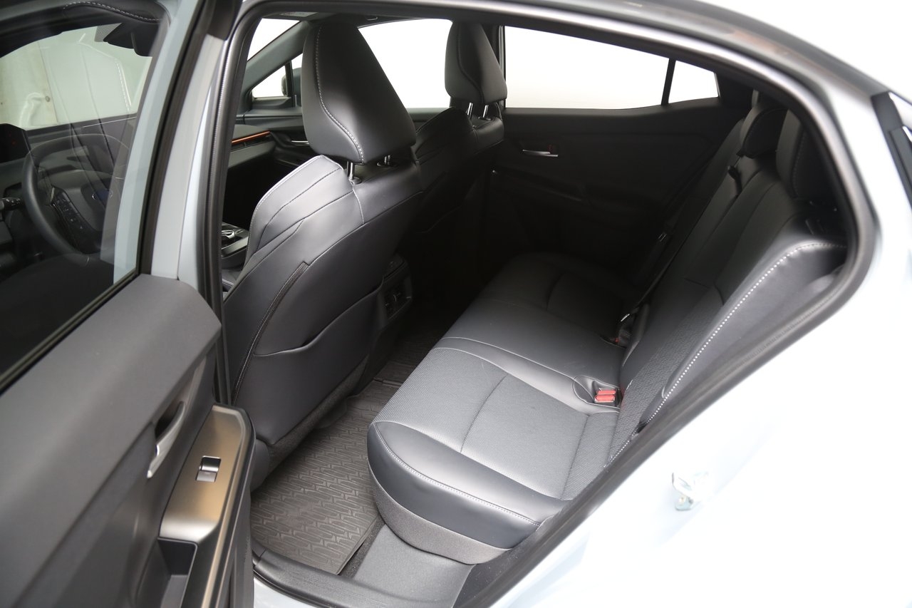 Subaru Uncharted Touring 77kWh AWD 343hk 2026, bild 6/10