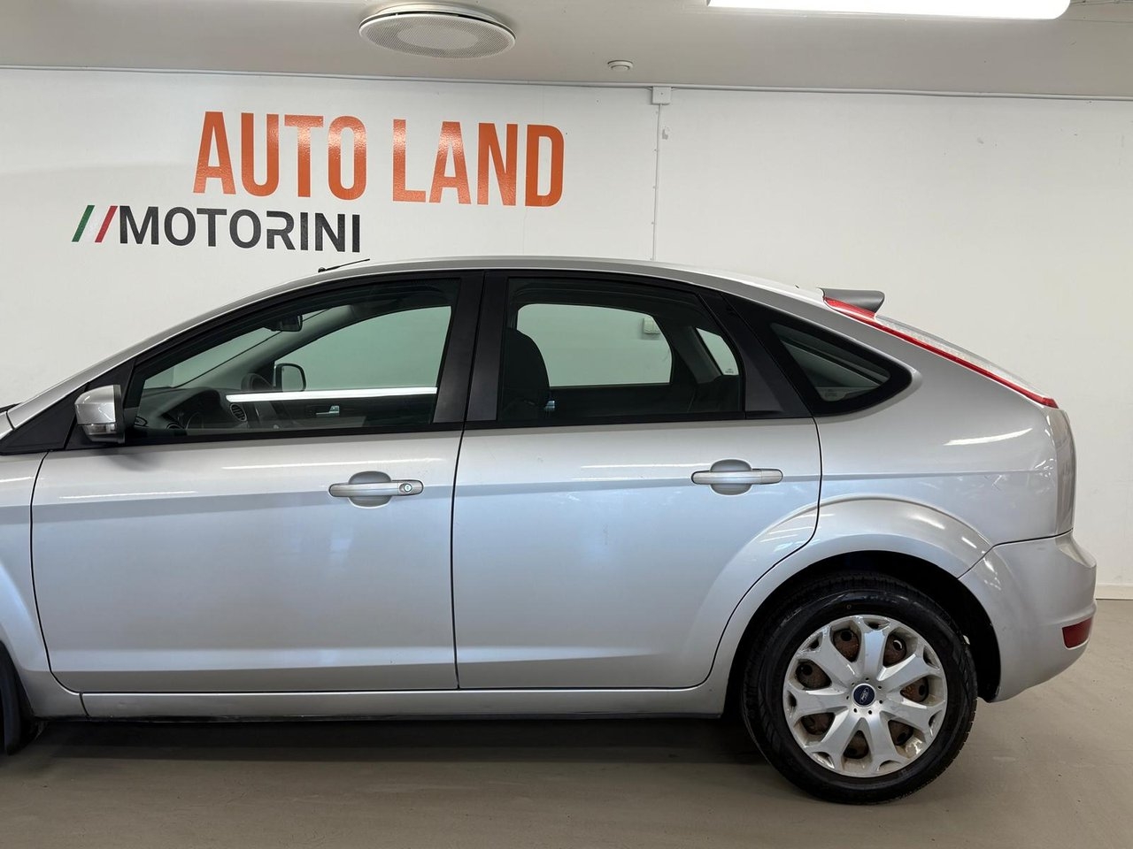 Ford Focus 5-dörrars 2.0 Trend 2010, kuva 6/10