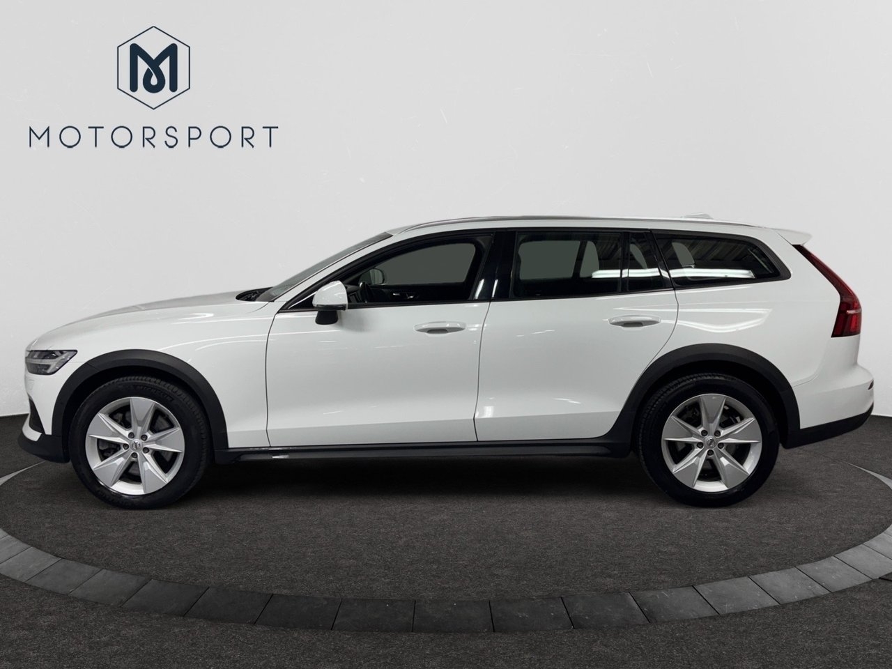 Volvo V60 Cross Country 2019, photo 2/24