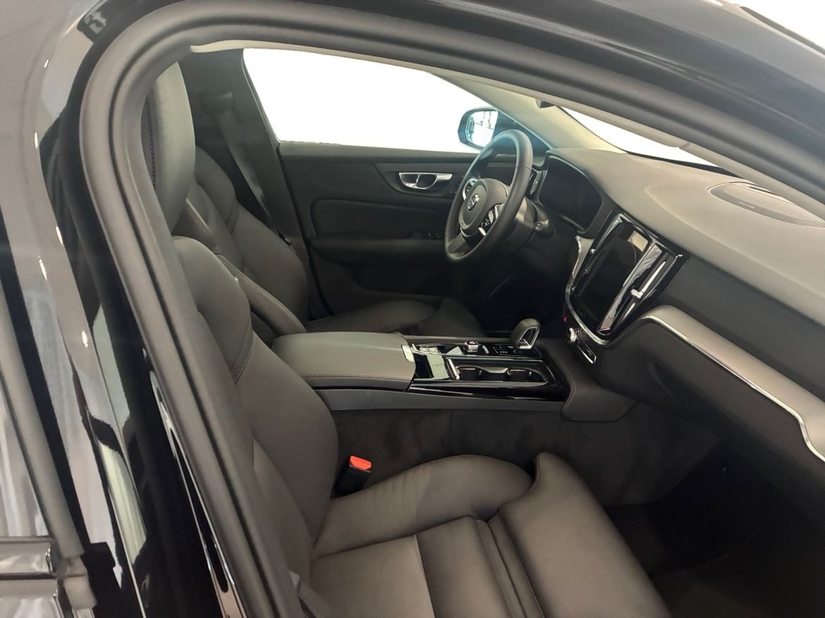 Volvo V60 T6 Plus Dark Nordic Edition 2026, bild 5/10