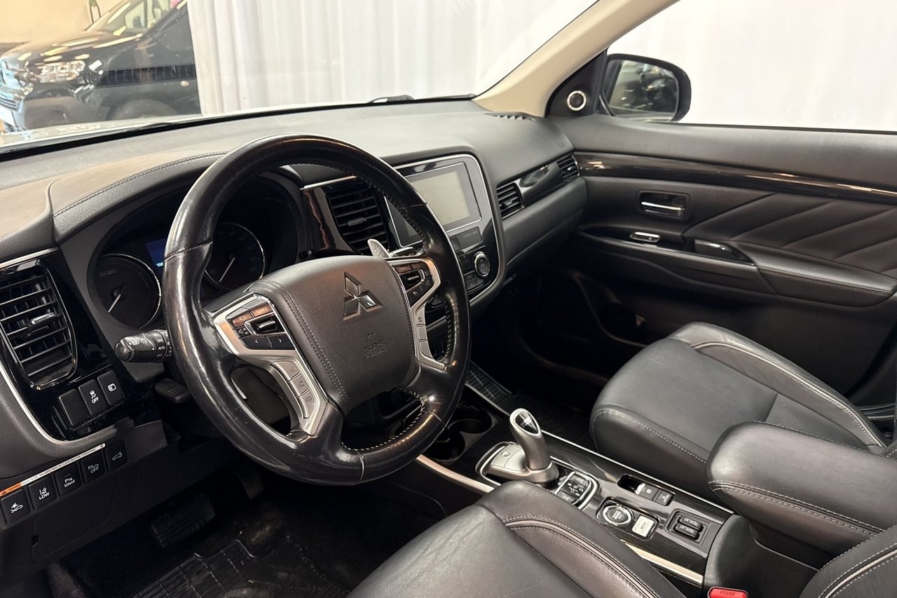 Mitsubishi Outlander 2018, bild 7/8