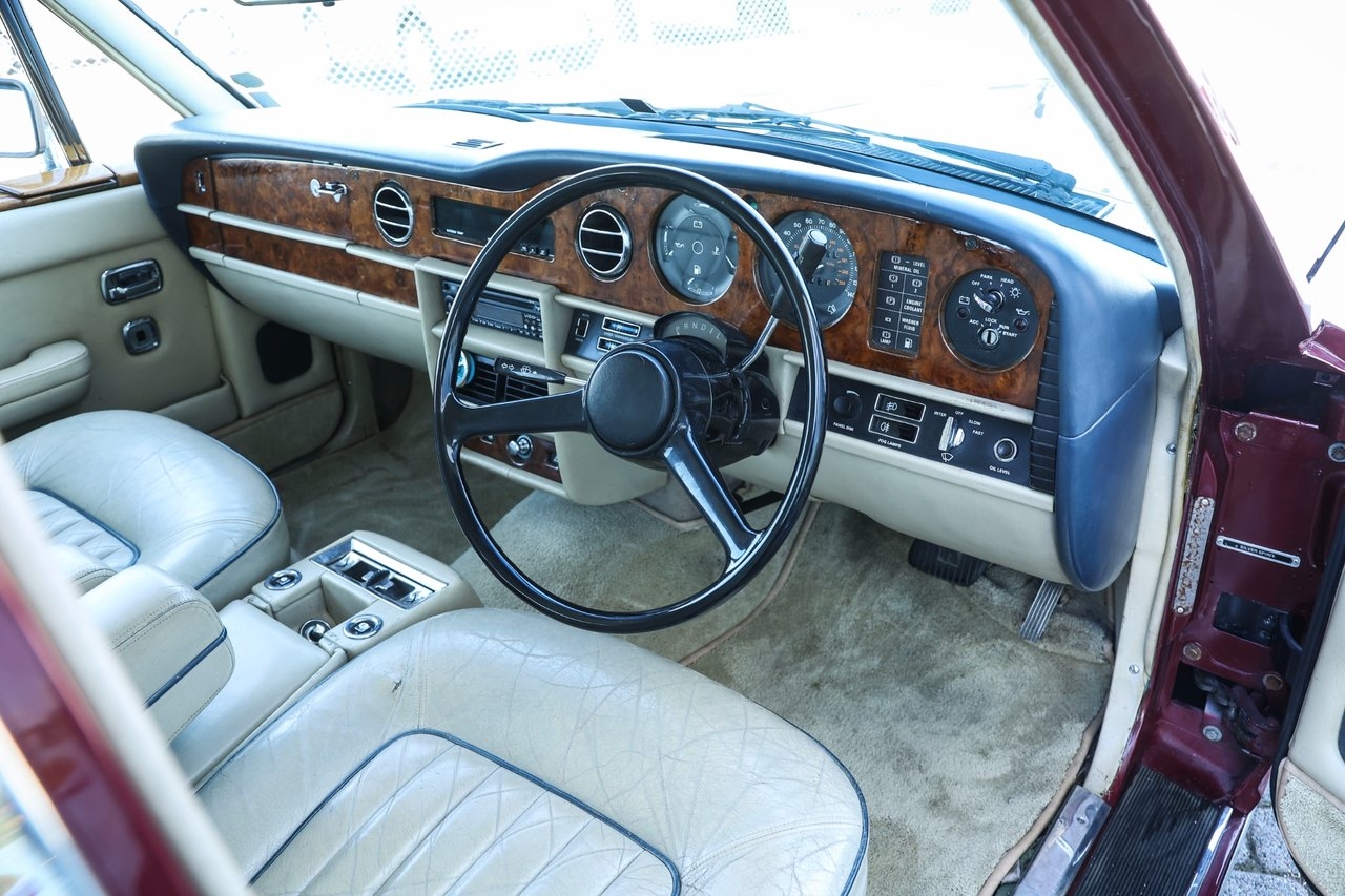 Rolls-Royce Silver Spirit 6.75 V8 1984, kuva 4/10