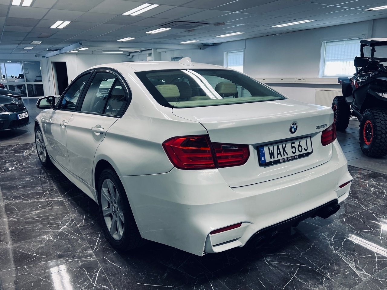 BMW 328 i Sedan Steptronic M3 optik 2012, bild 7/22