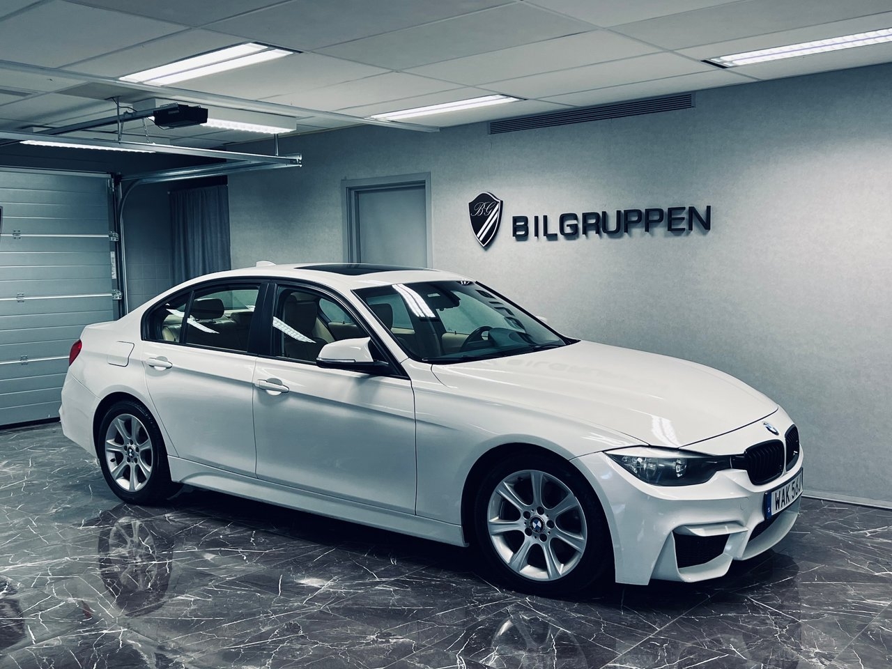 BMW 328 i Sedan Steptronic M3 optik 2012, bild 2/22