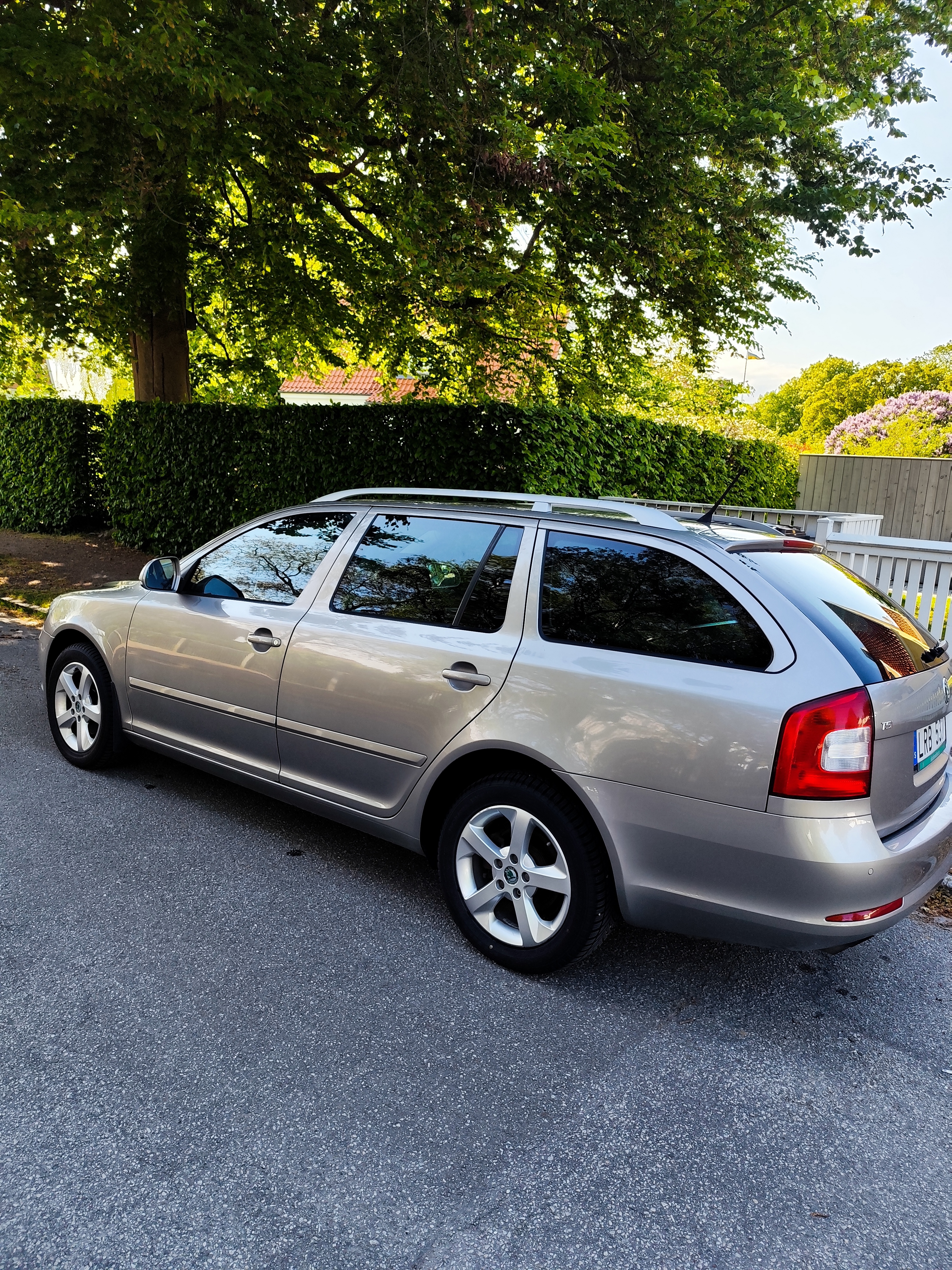Skoda Octavia Kombi 1.8 TSI Manuell 2011, bild 4/10