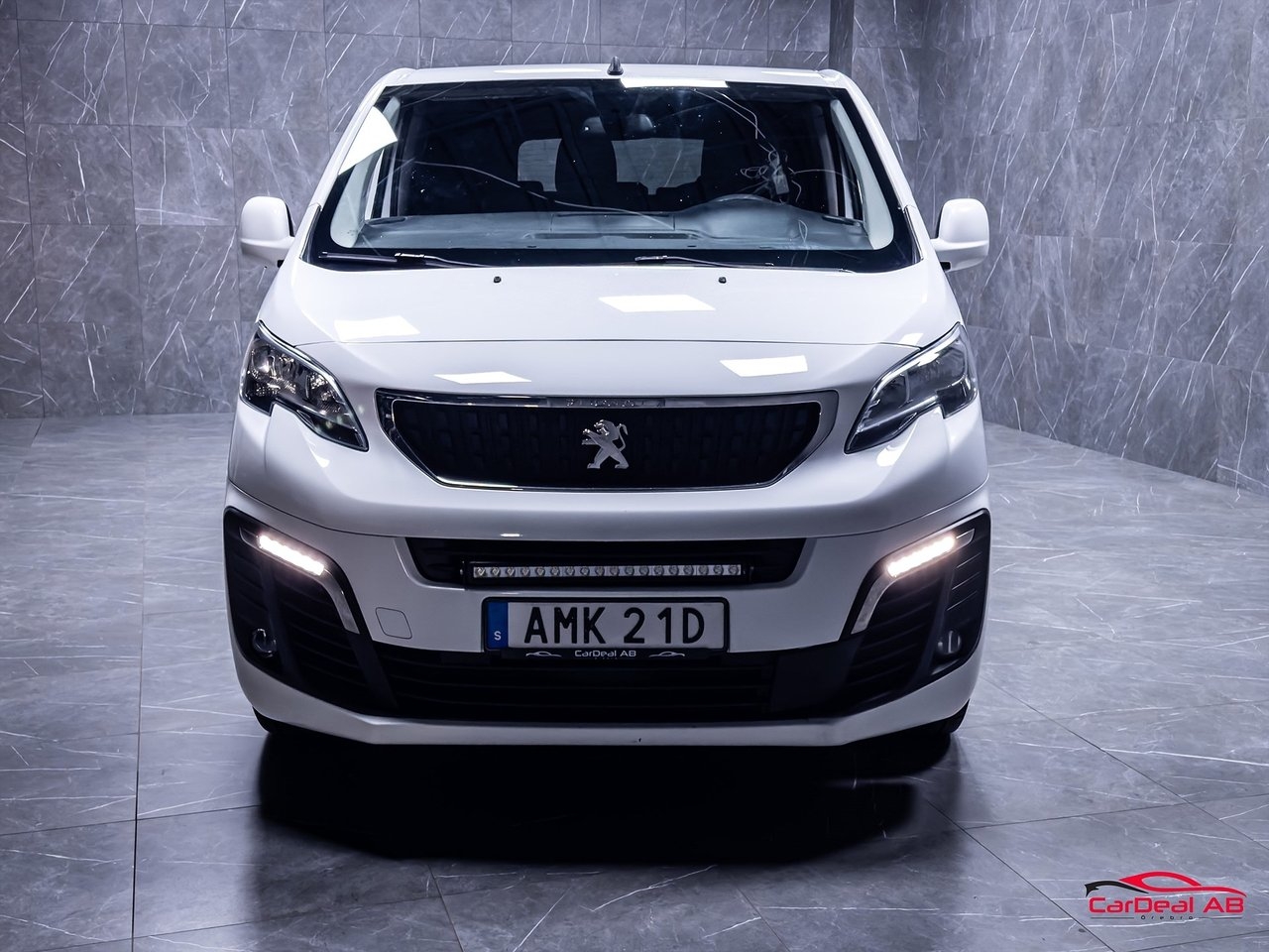 Peugeot Traveller 2.0 BlueHDi 9-Sits 2020, photo 2/29