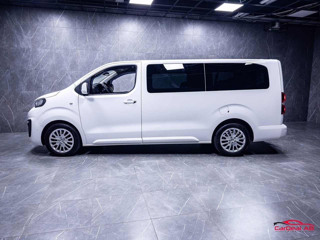 Peugeot Traveller 2.0 BlueHDi 9-Sits 2020, photo 4/29