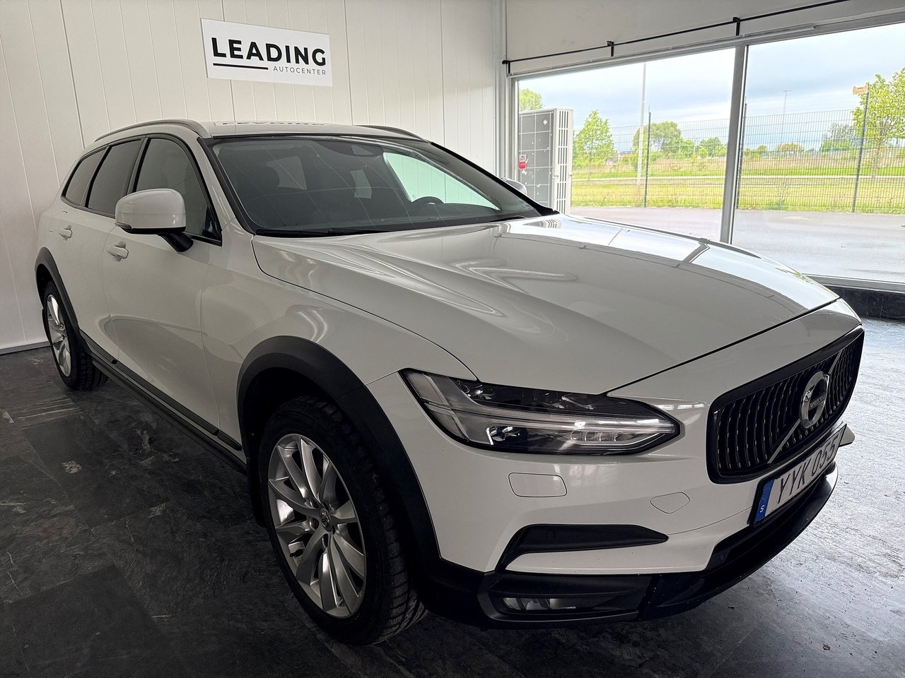 Volvo V90 Cross Country