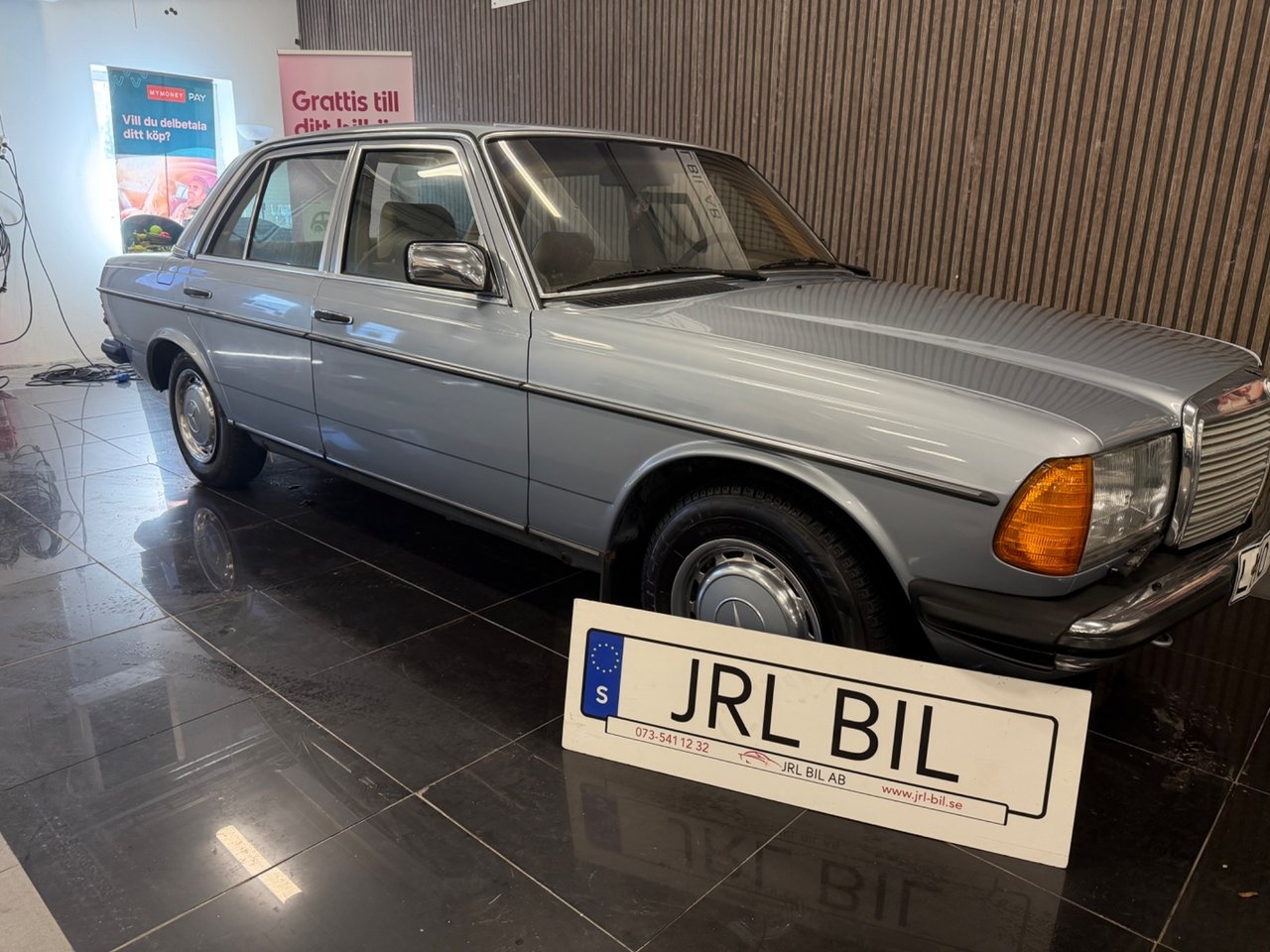 Mercedes-Benz 200 Svensksåld endast 1982, bild 3/10