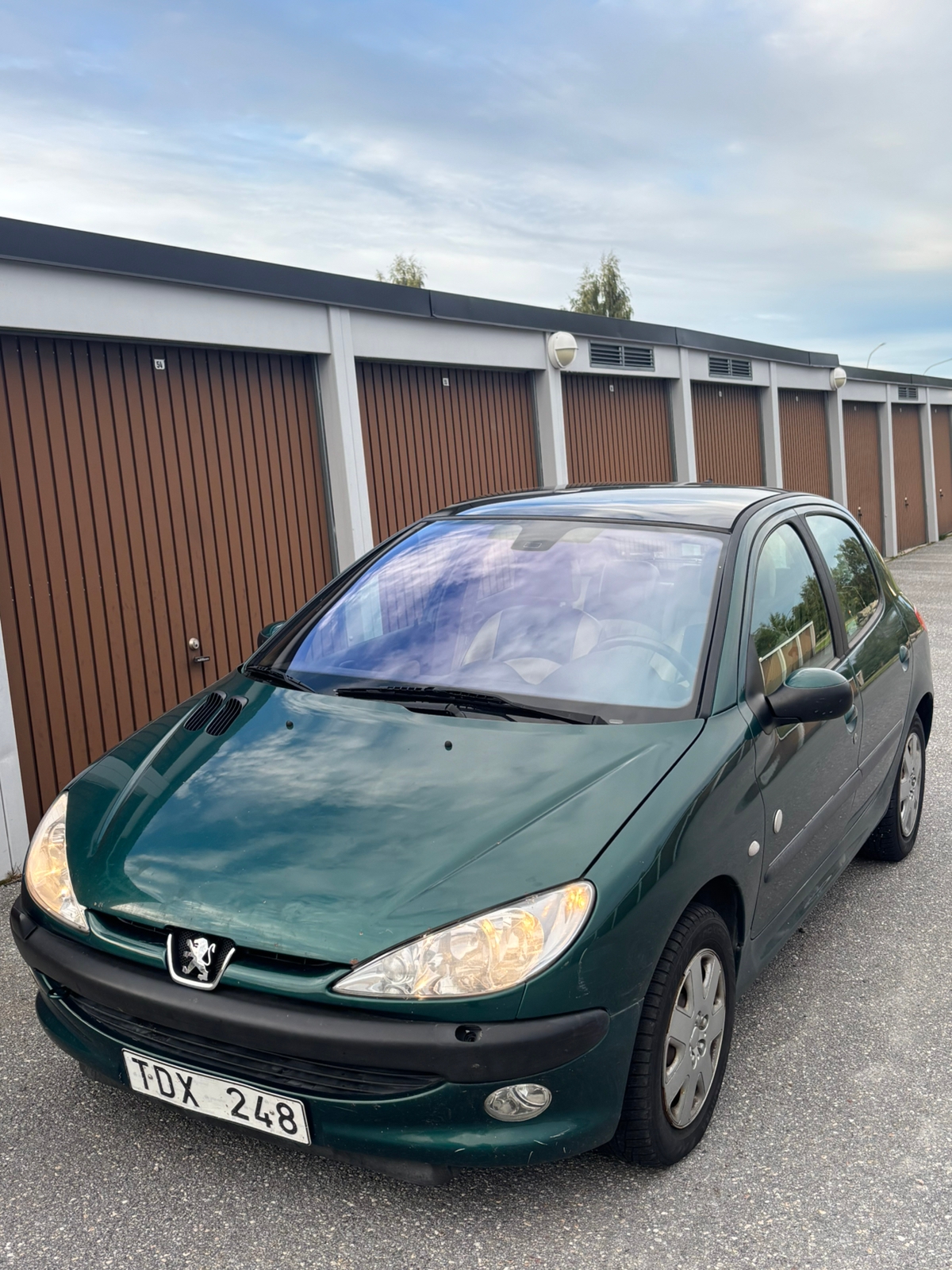 Peugeot 206 5-dörrar 1.6 Manuell 2002, bild 2/9