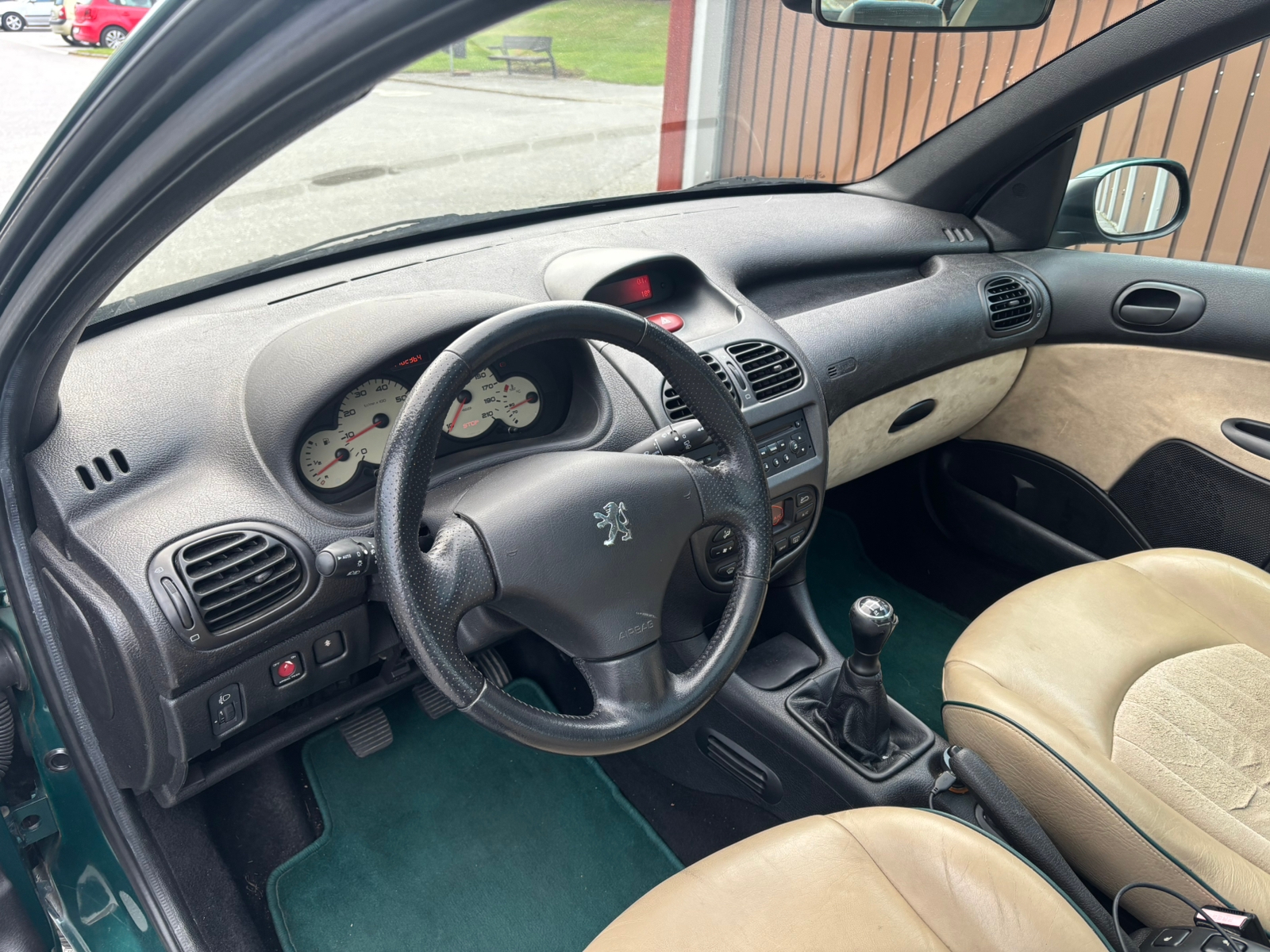 Peugeot 206 5-dörrar 1.6 Manuell 2002, bild 5/9