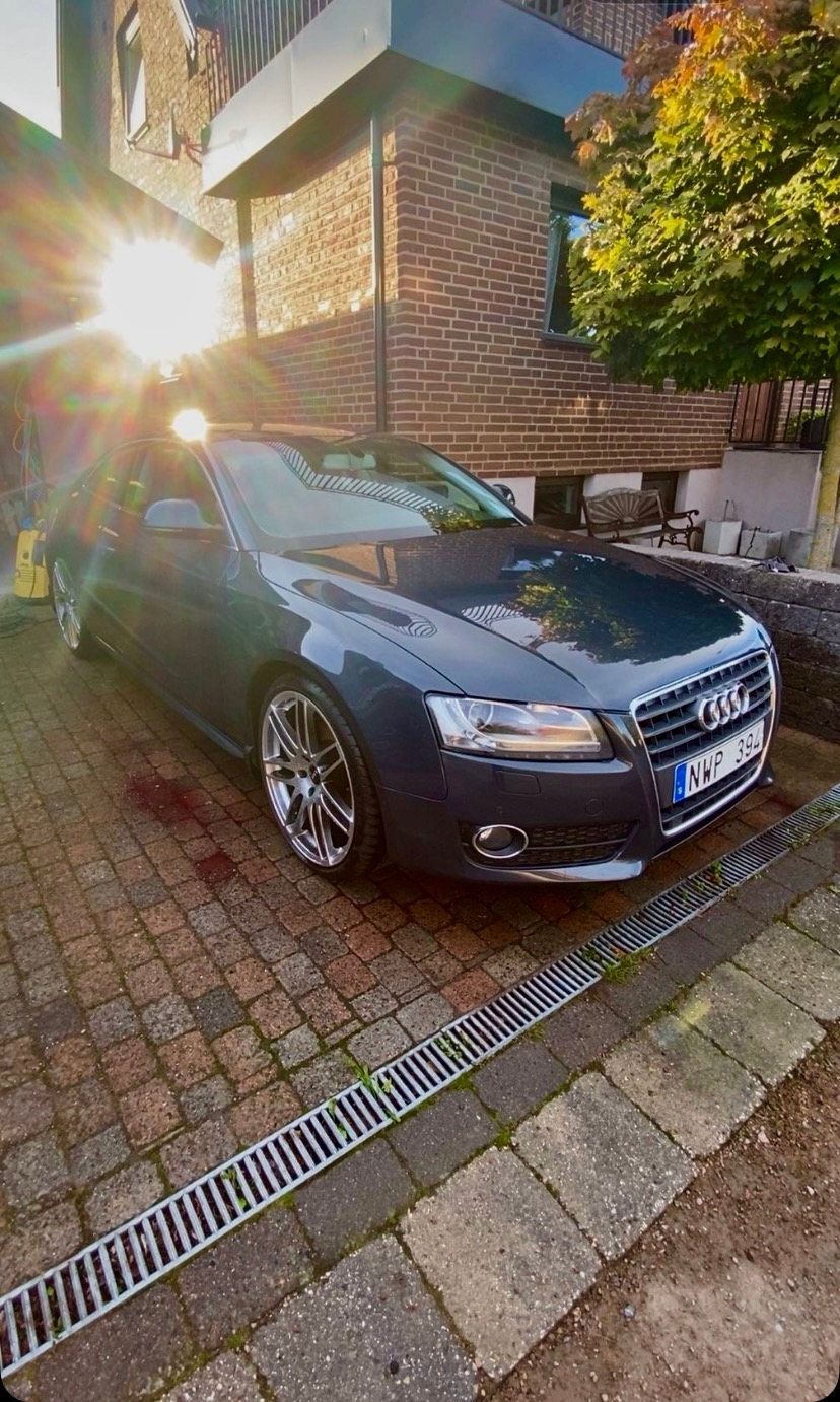 Audi A5 Coupé 2.0 TFSI Manuell A4 A3 2009, kuva 2/6