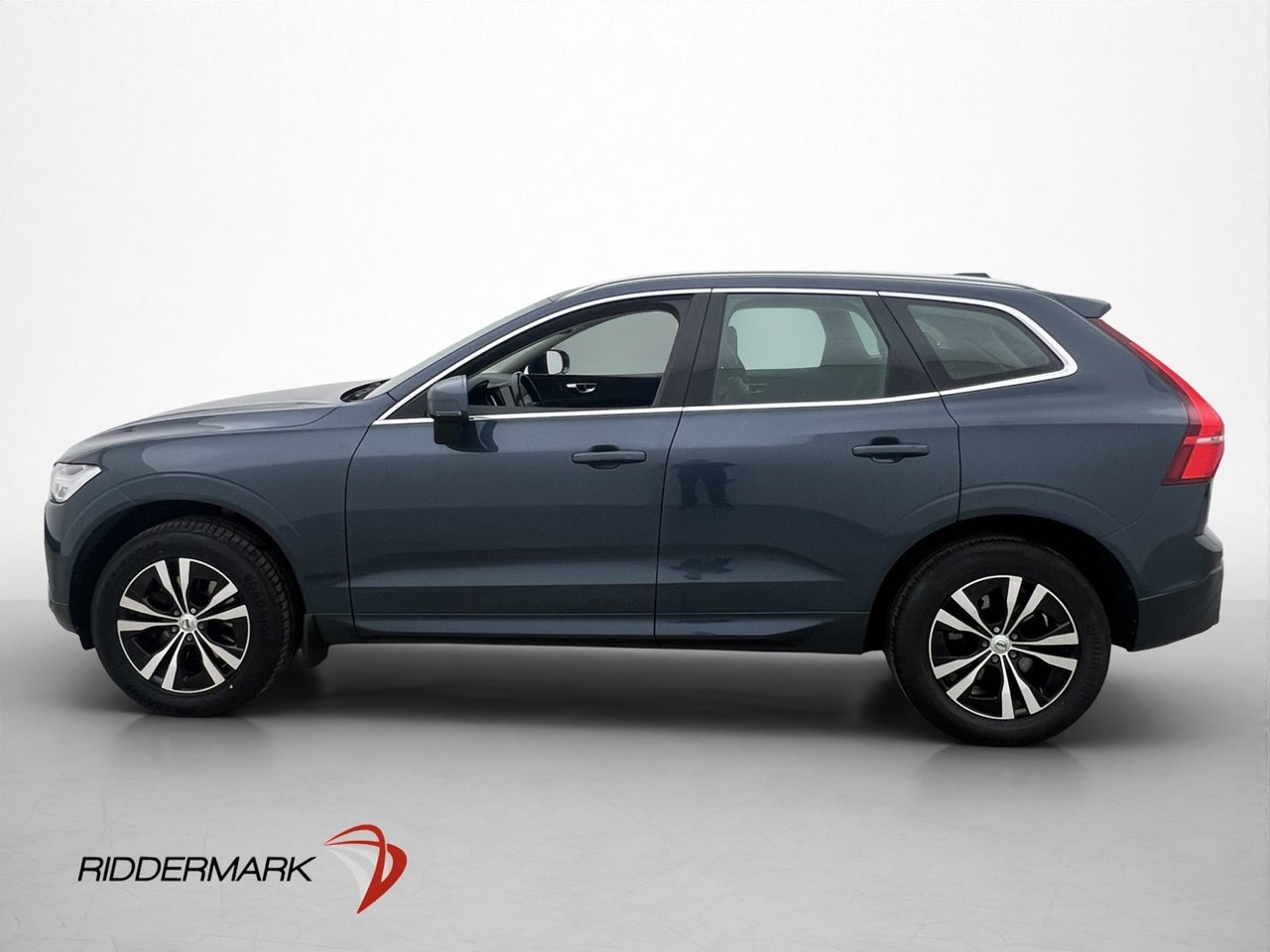 Volvo XC60 B4 AWD Momentum Värmare 2020, bild 2/31