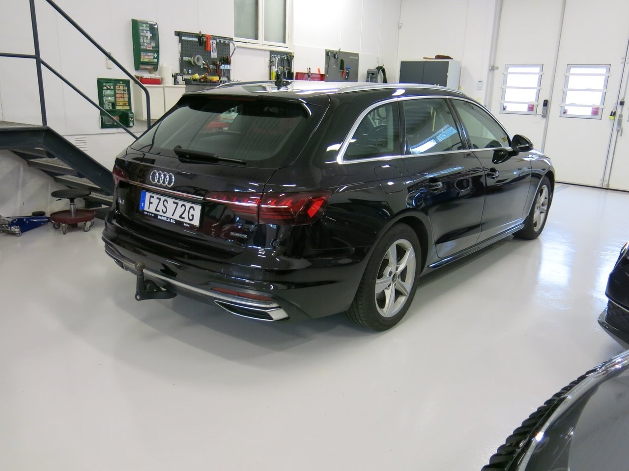 Audi A4 2023, photo 4/30