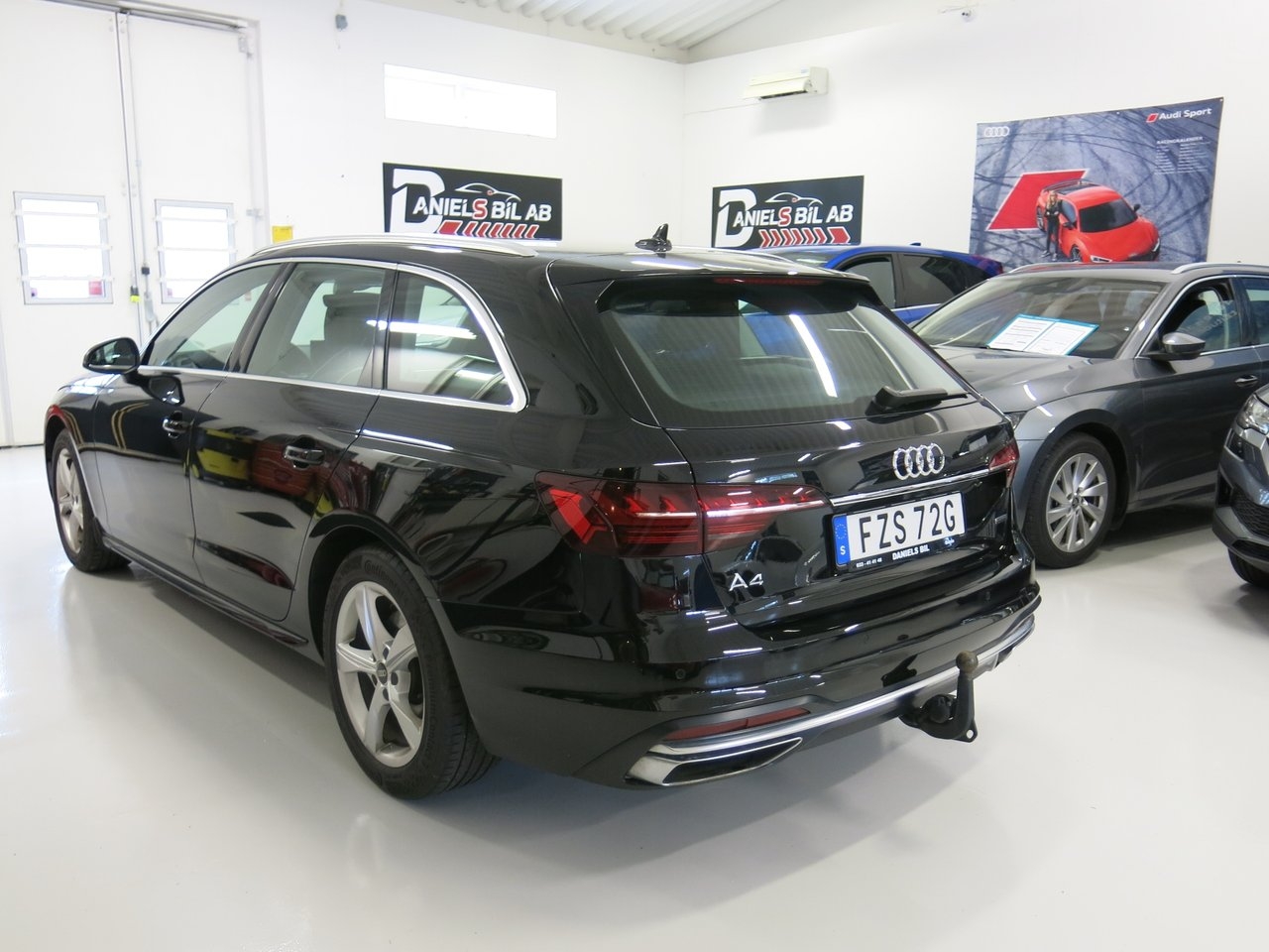 Audi A4 2023, photo 3/30