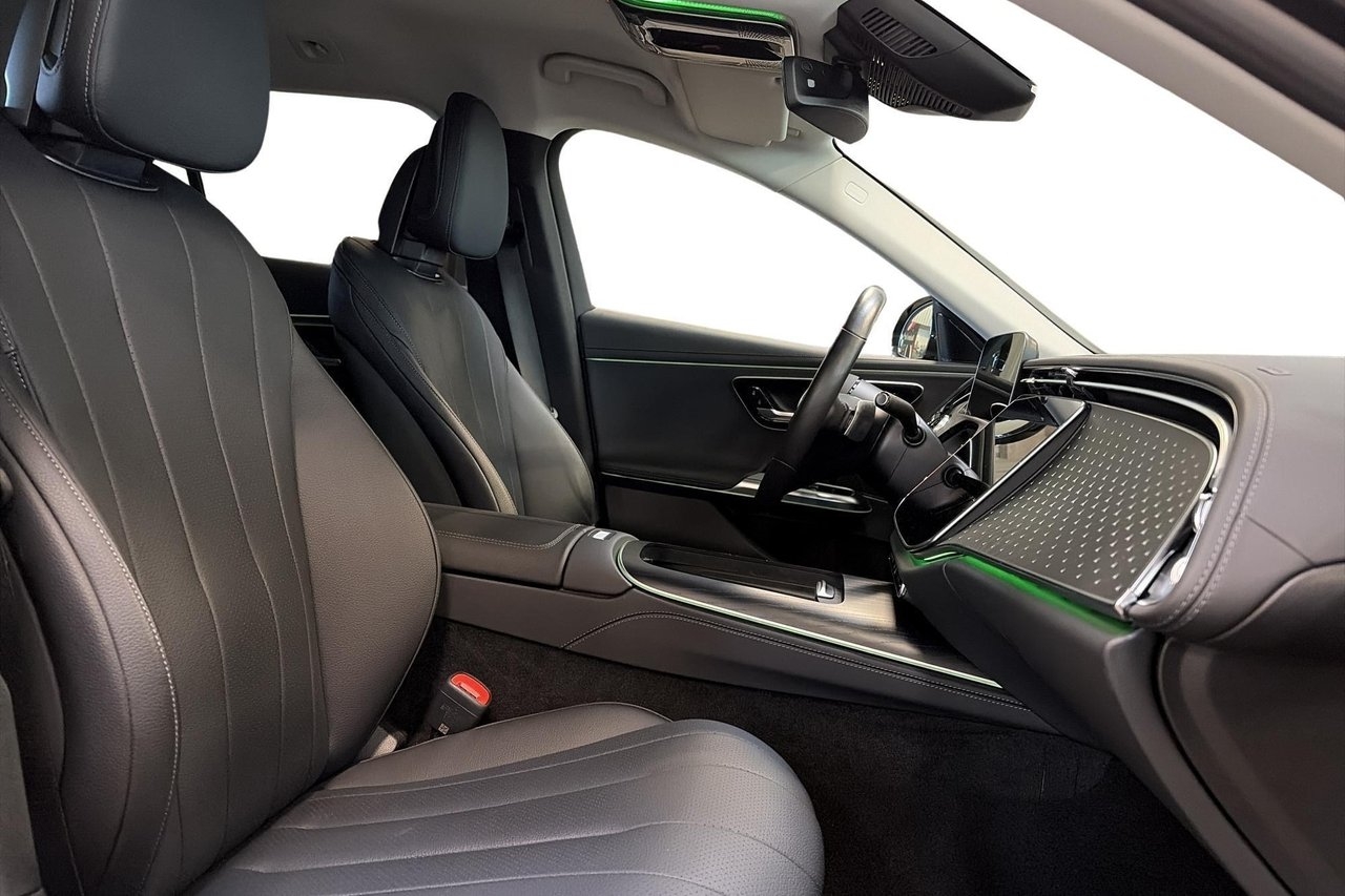 Mercedes-Benz E 220 d 4MATIC All-Terrain 2024, photo 4/10
