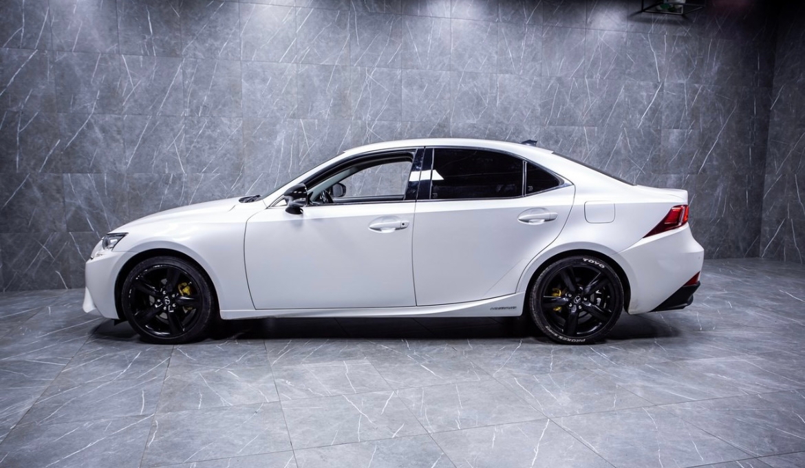 Lexus IS 300h F-Sport 2016, bild 4/6
