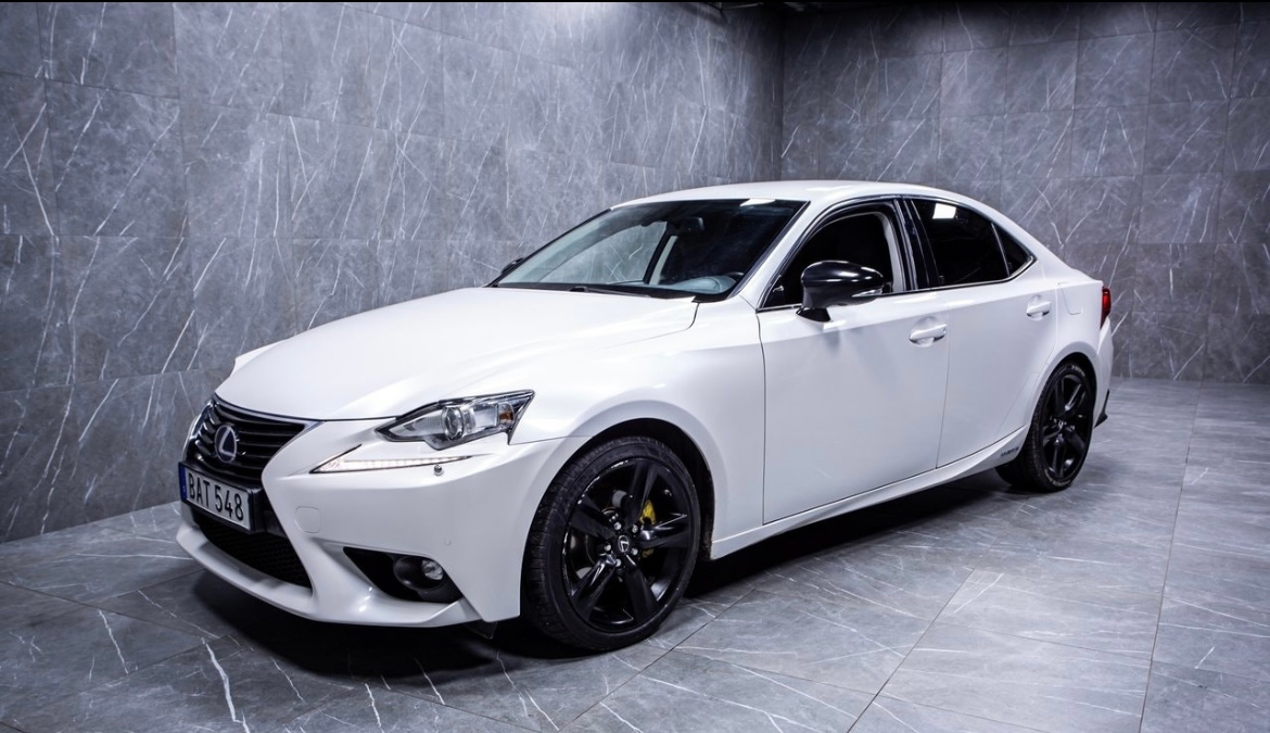 Lexus IS 300h F-Sport 2016, bild 5/6