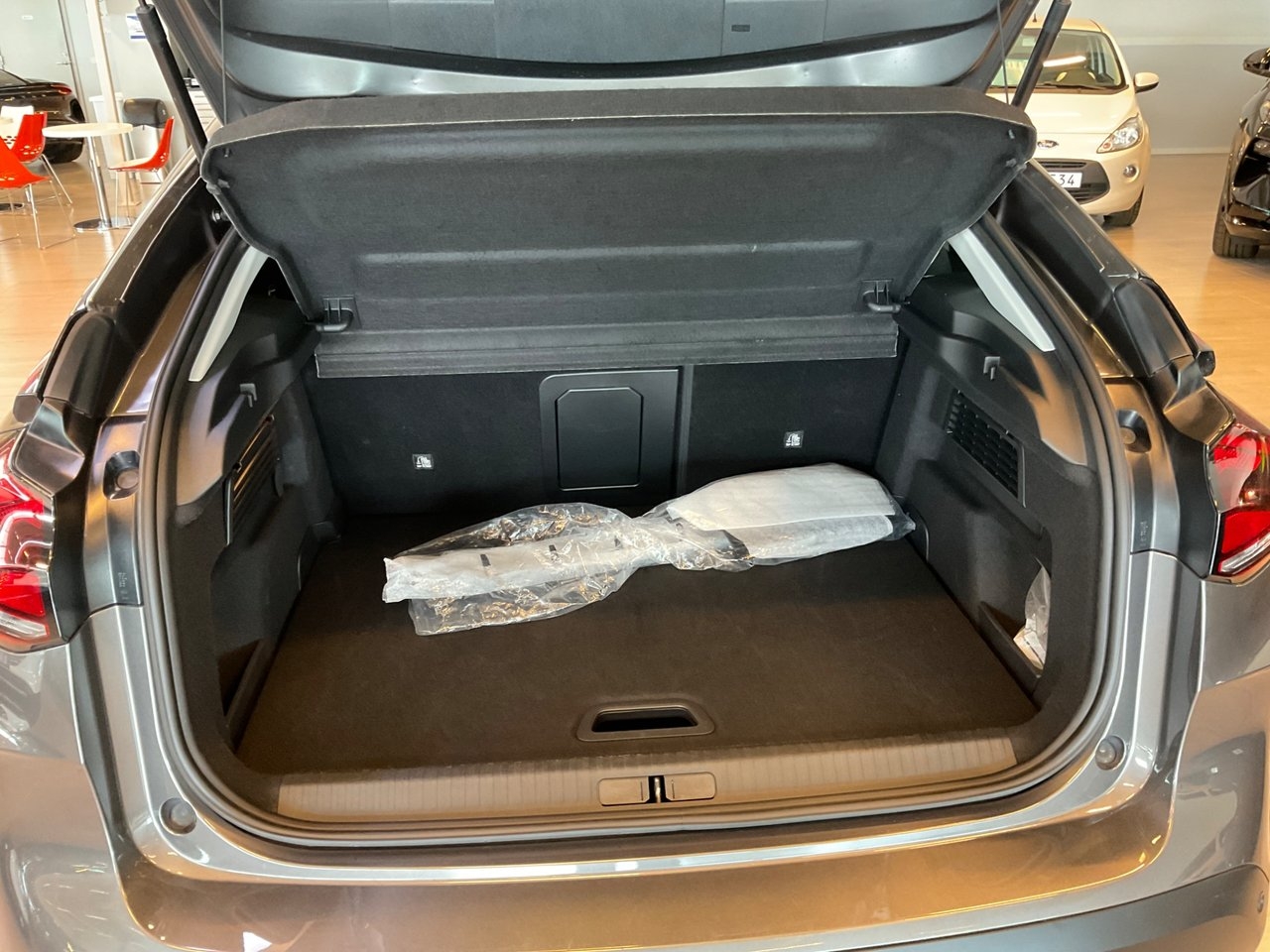 Citroen C4 1.2 PureTech EAT SHINE 360 2024, kuva 6/10
