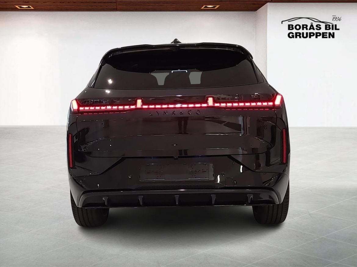 Lynk & Co 08 More PHEV 2025, bild 7/10