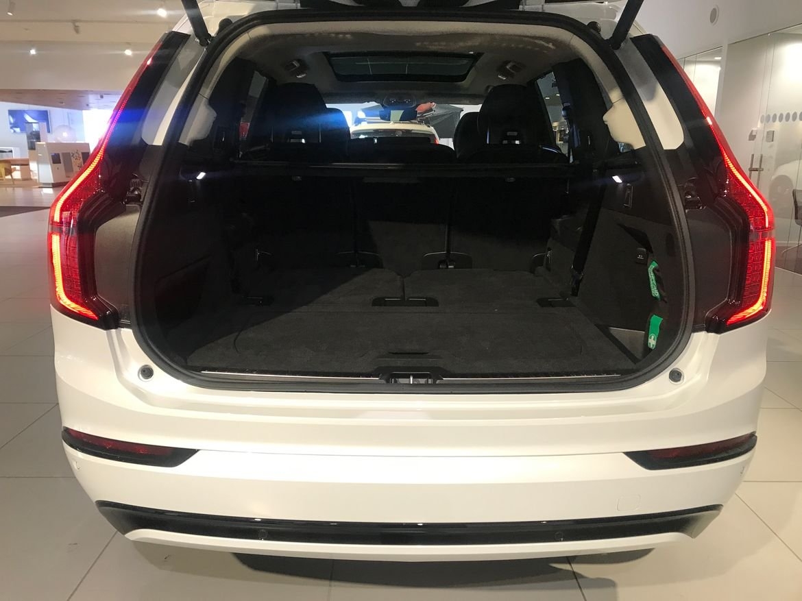 Volvo XC90 T8 Ultra Dark 2026, photo 6/16