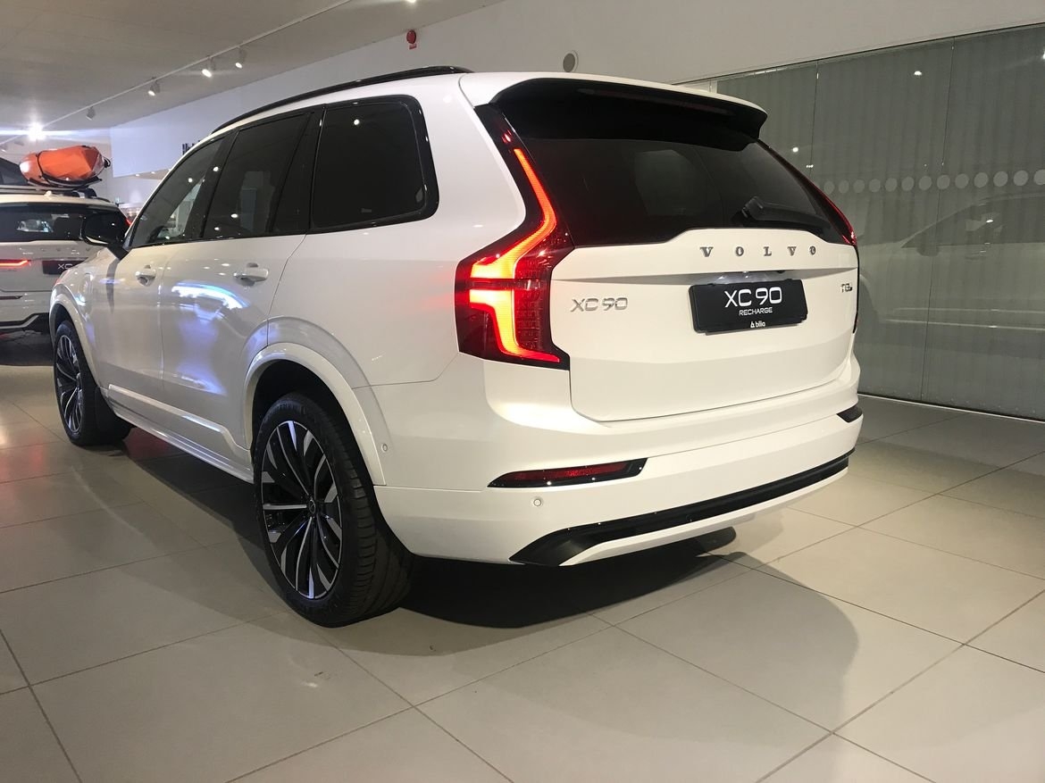 Volvo XC90 T8 Ultra Dark 2026, photo 3/16
