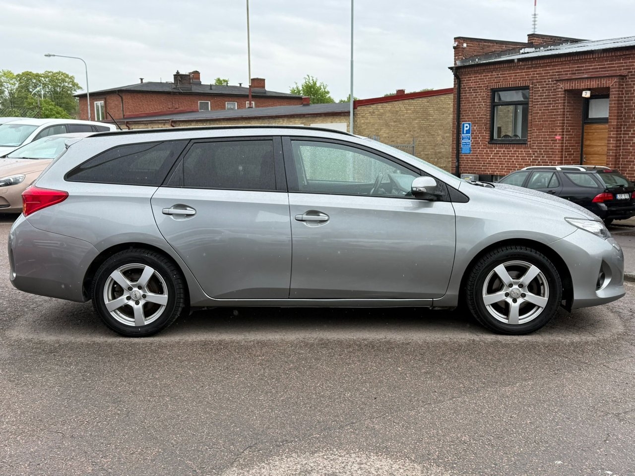 Toyota Auris 2015, bild 4/10
