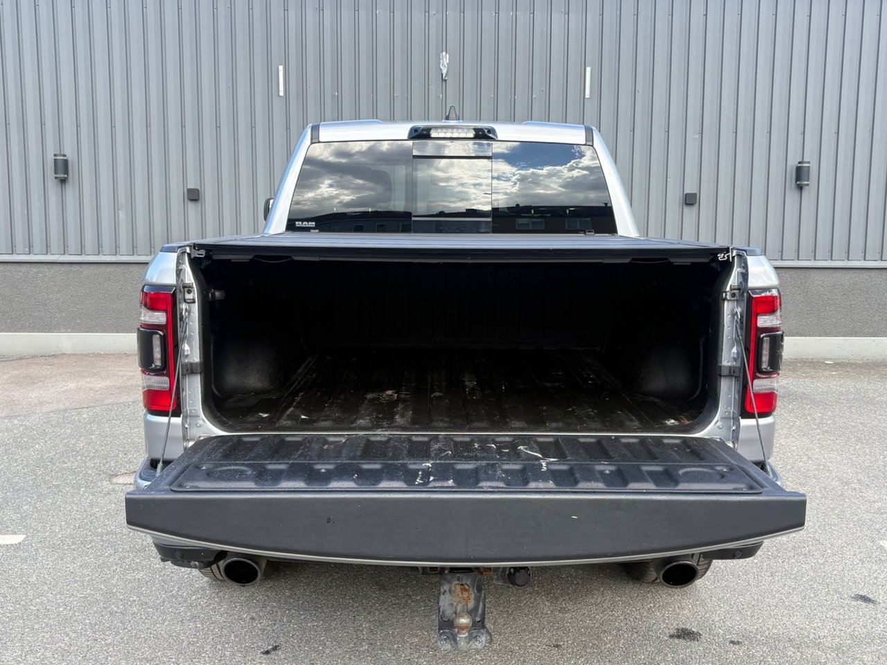 Dodge RAM 1500 Crew Cab 5.7 V8 HEMI 2022, photo 7/10