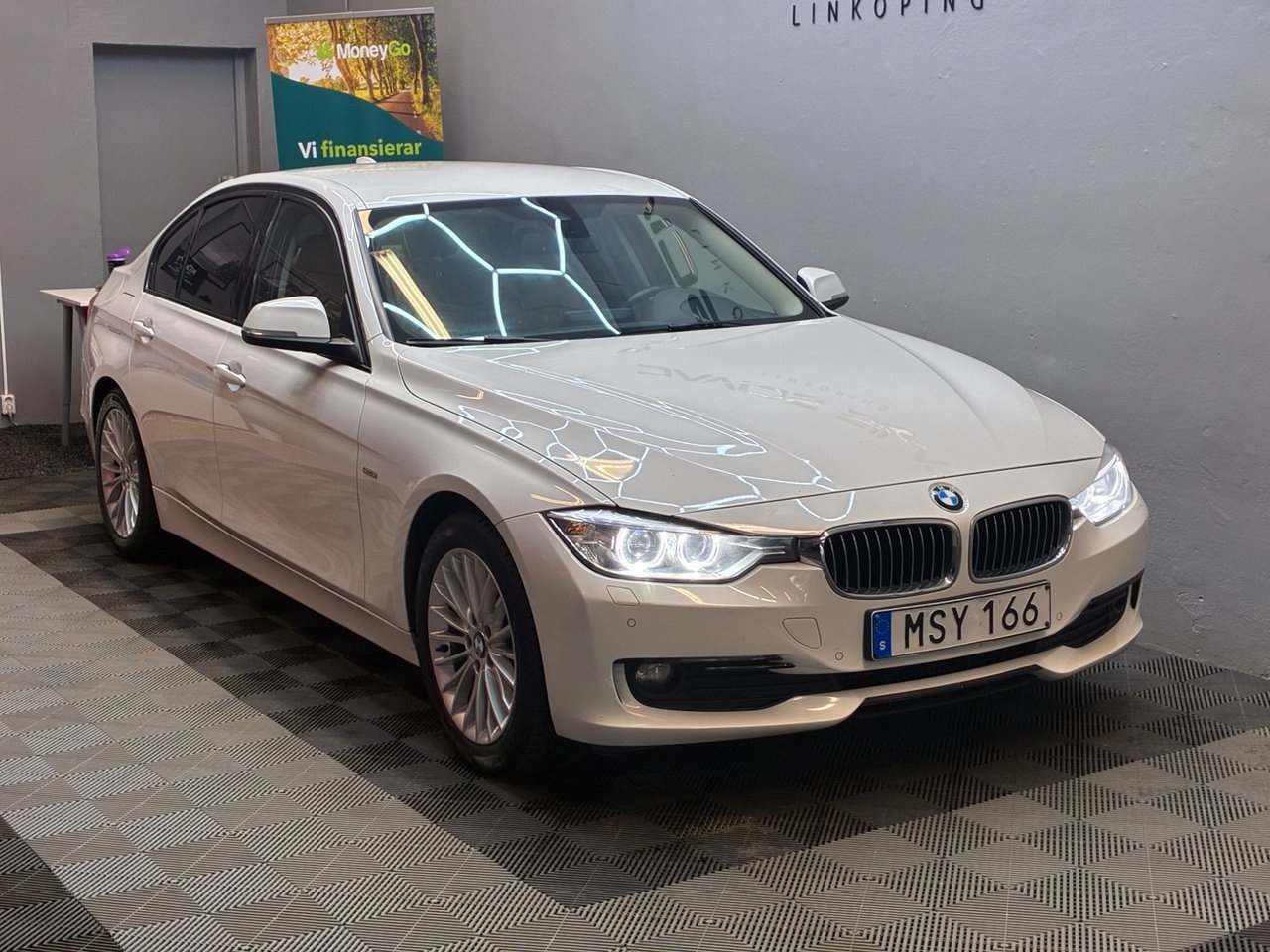 BMW 320 2012, bild 2/10