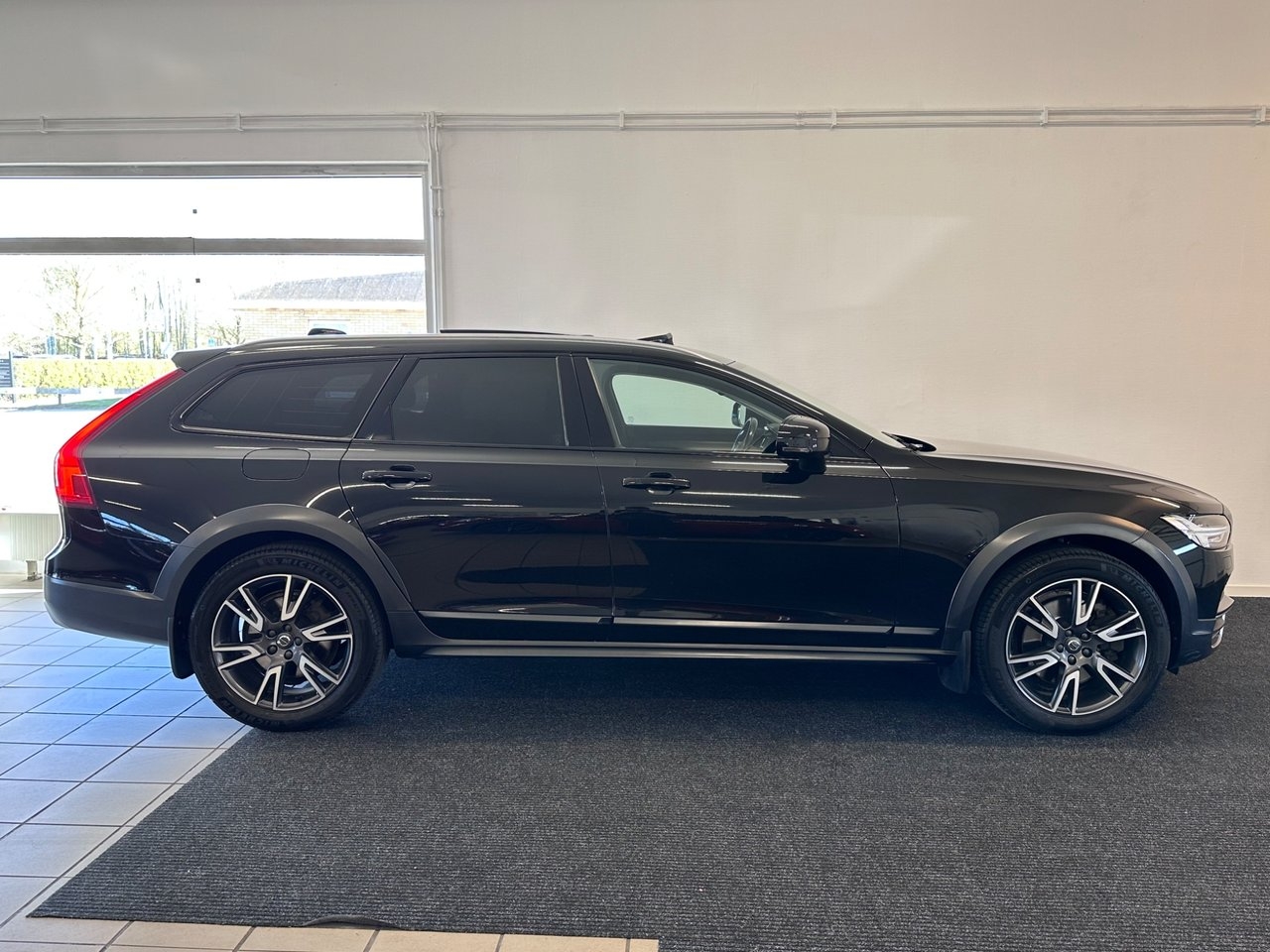 Volvo V90 Cross Country 2017, kuva 6/10