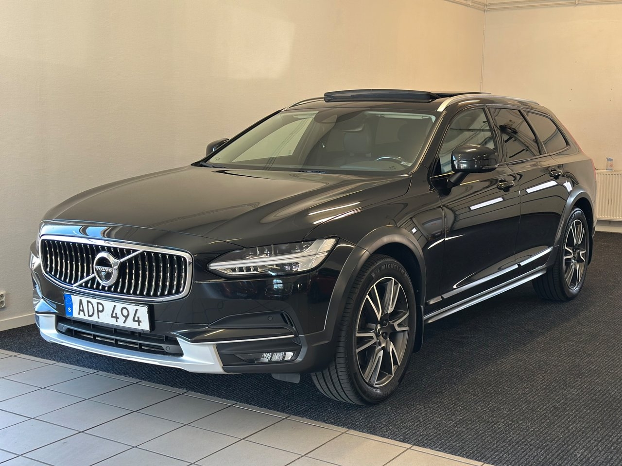 Volvo V90 Cross Country 2017, kuva 4/10