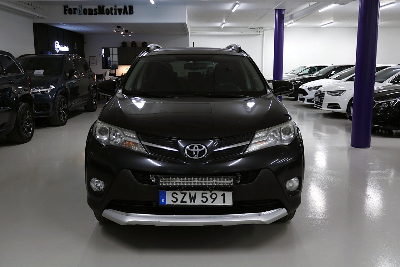 Toyota RAV4 2.0 D-4D AWD EditionFeel 2015, kuva 2/10