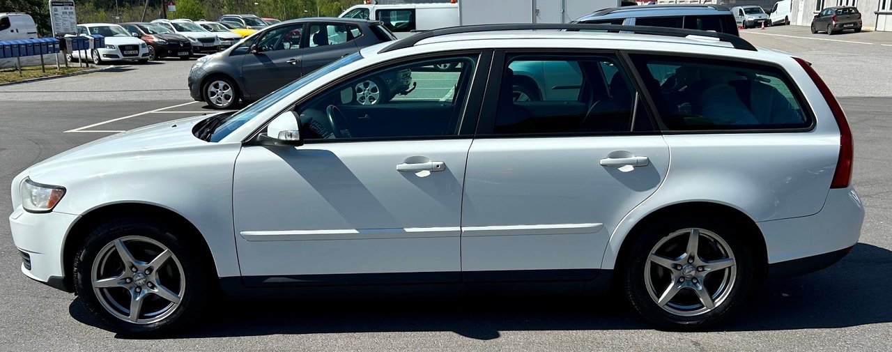 Volvo V50 1.6 D Kinetic Euro 4 - 0 kr 2010, bild 4/10