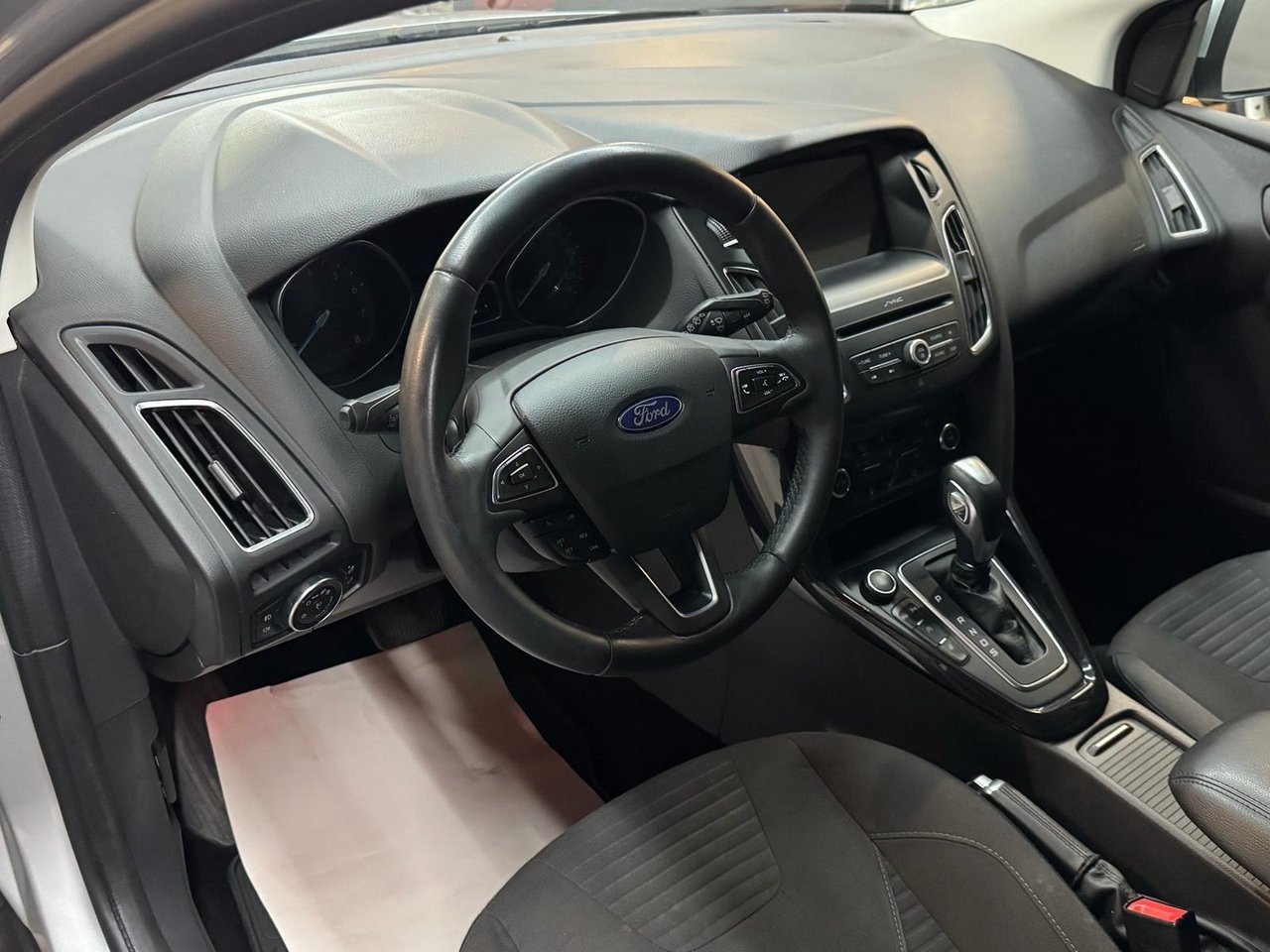 Ford Focus 2017, bild 7/10