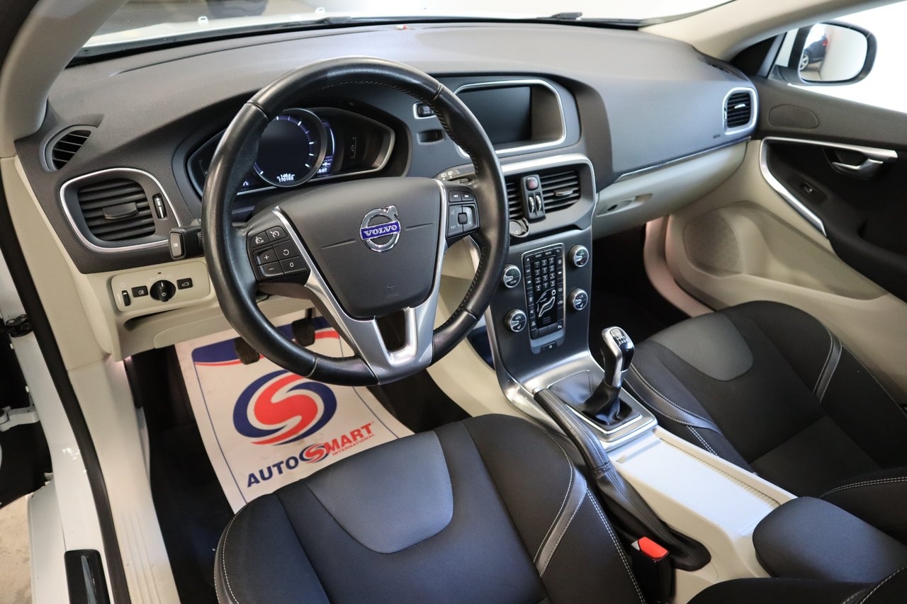 Volvo V40 D3 Momentum 2016, bild 6/25