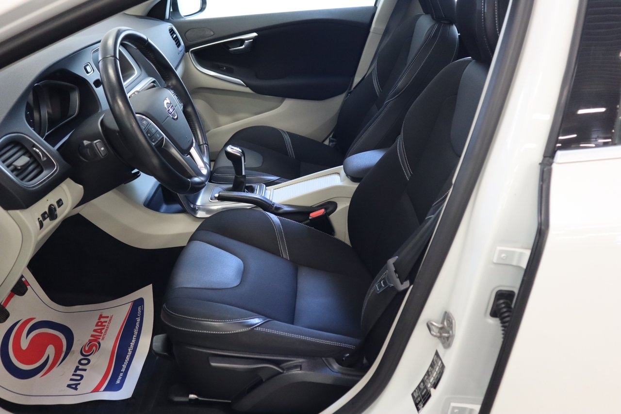 Volvo V40 D3 Momentum 2016, bild 5/25
