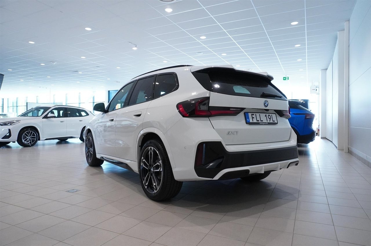 BMW iX1 eDrive20 M-Sport Pro Drag DAP 2026, bild 4/10